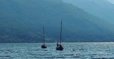 Sailing lake como team building