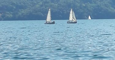 Sailing lake como team building