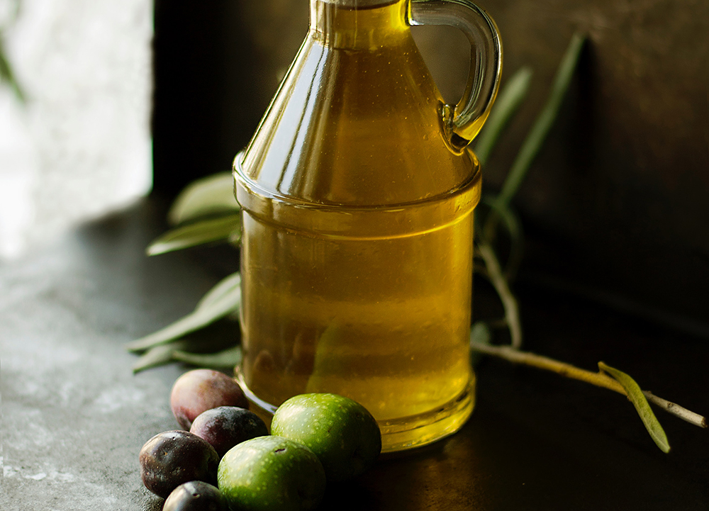 olive oil christmas shopping in italy